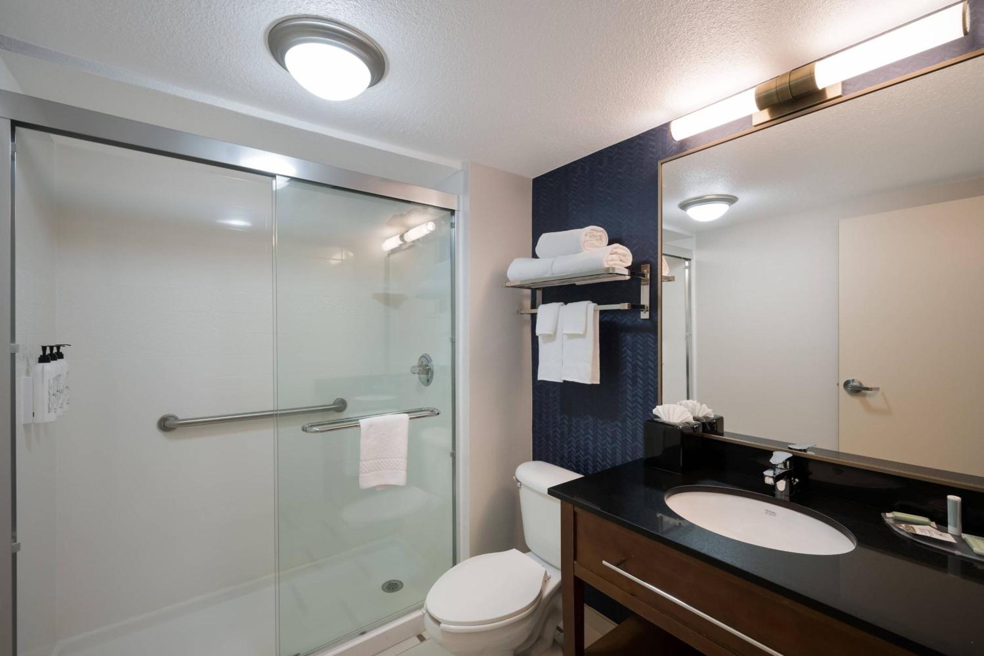 Fairfield Inn By Marriott Еймсбъри Екстериор снимка