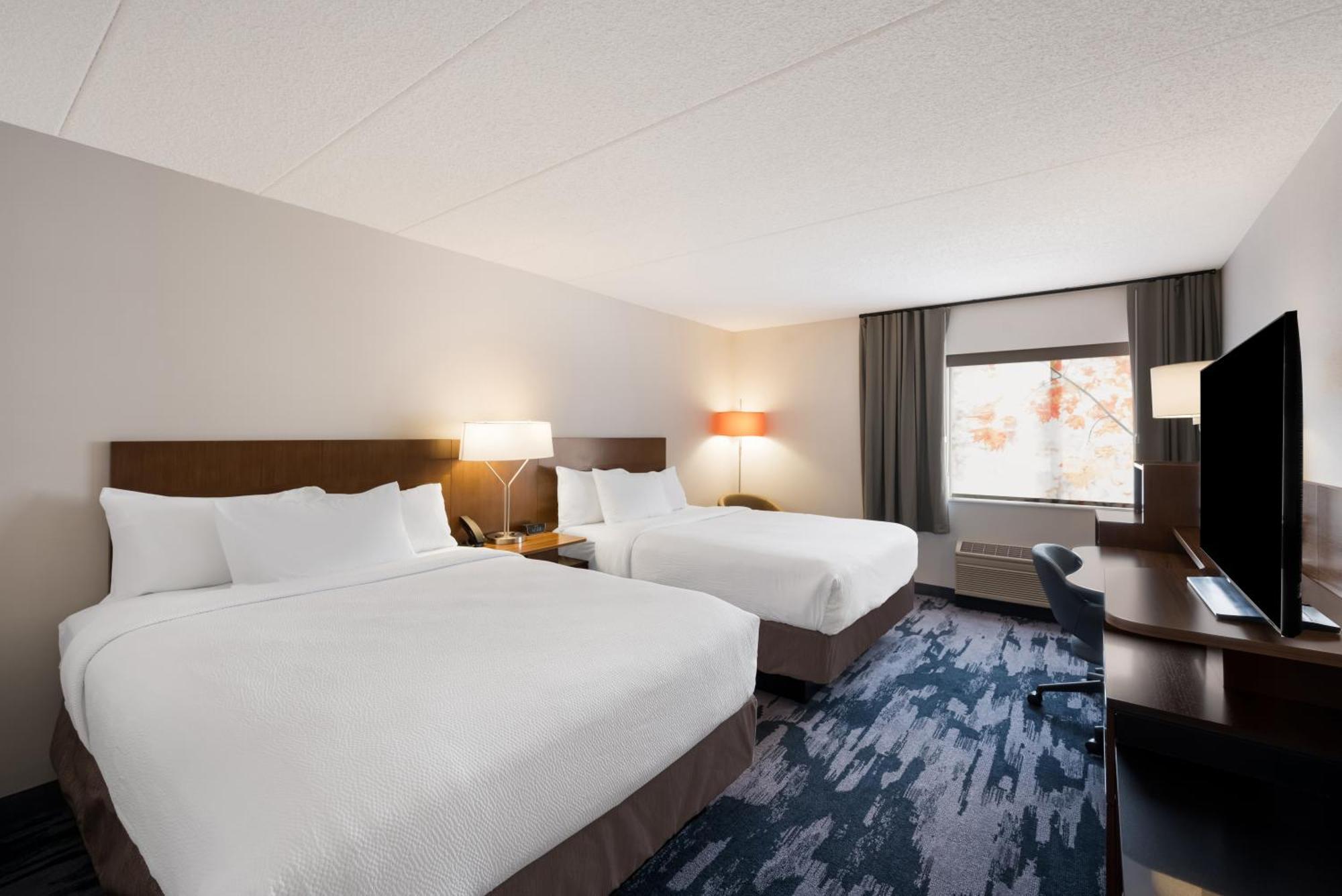 Fairfield Inn By Marriott Еймсбъри Екстериор снимка