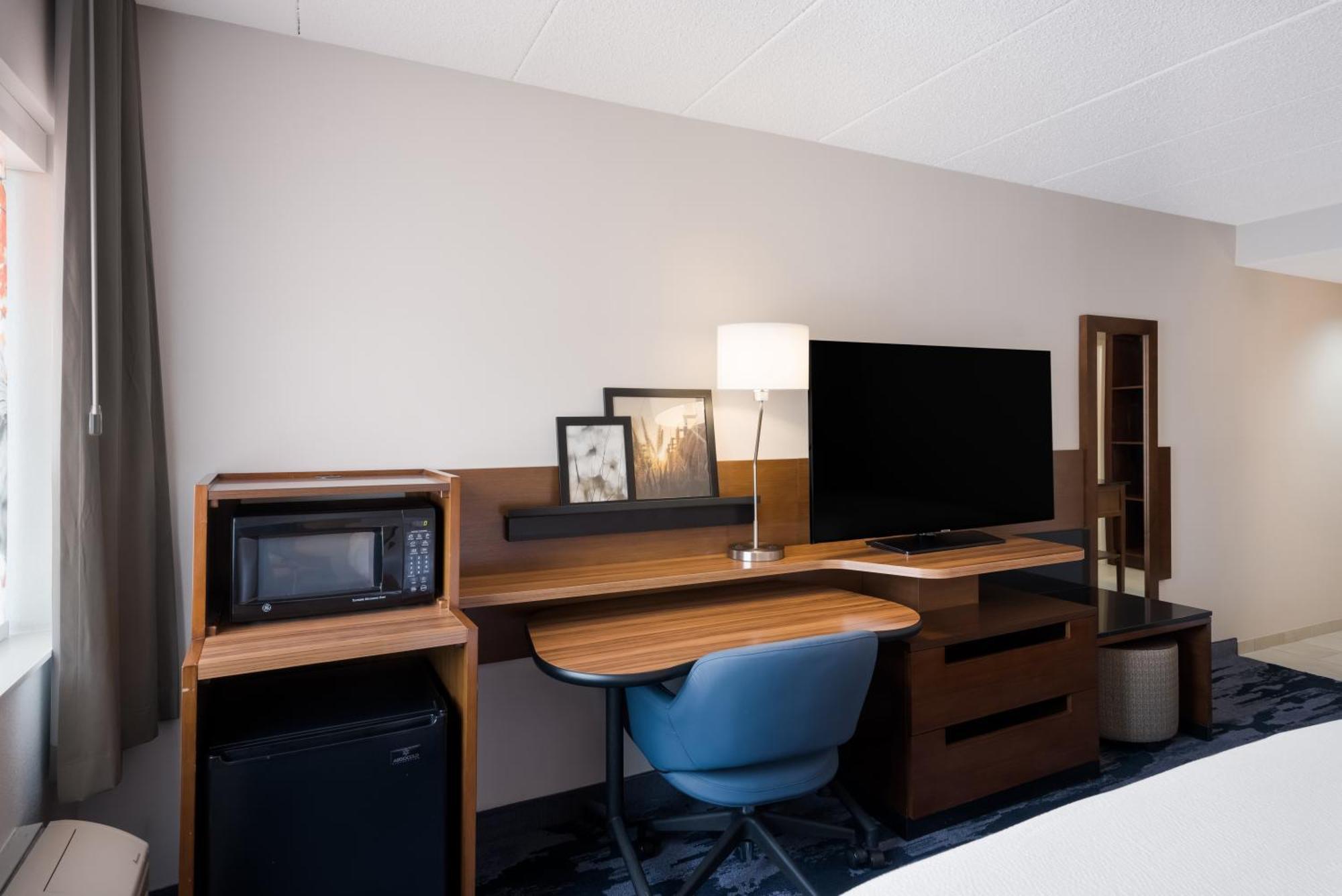 Fairfield Inn By Marriott Еймсбъри Екстериор снимка