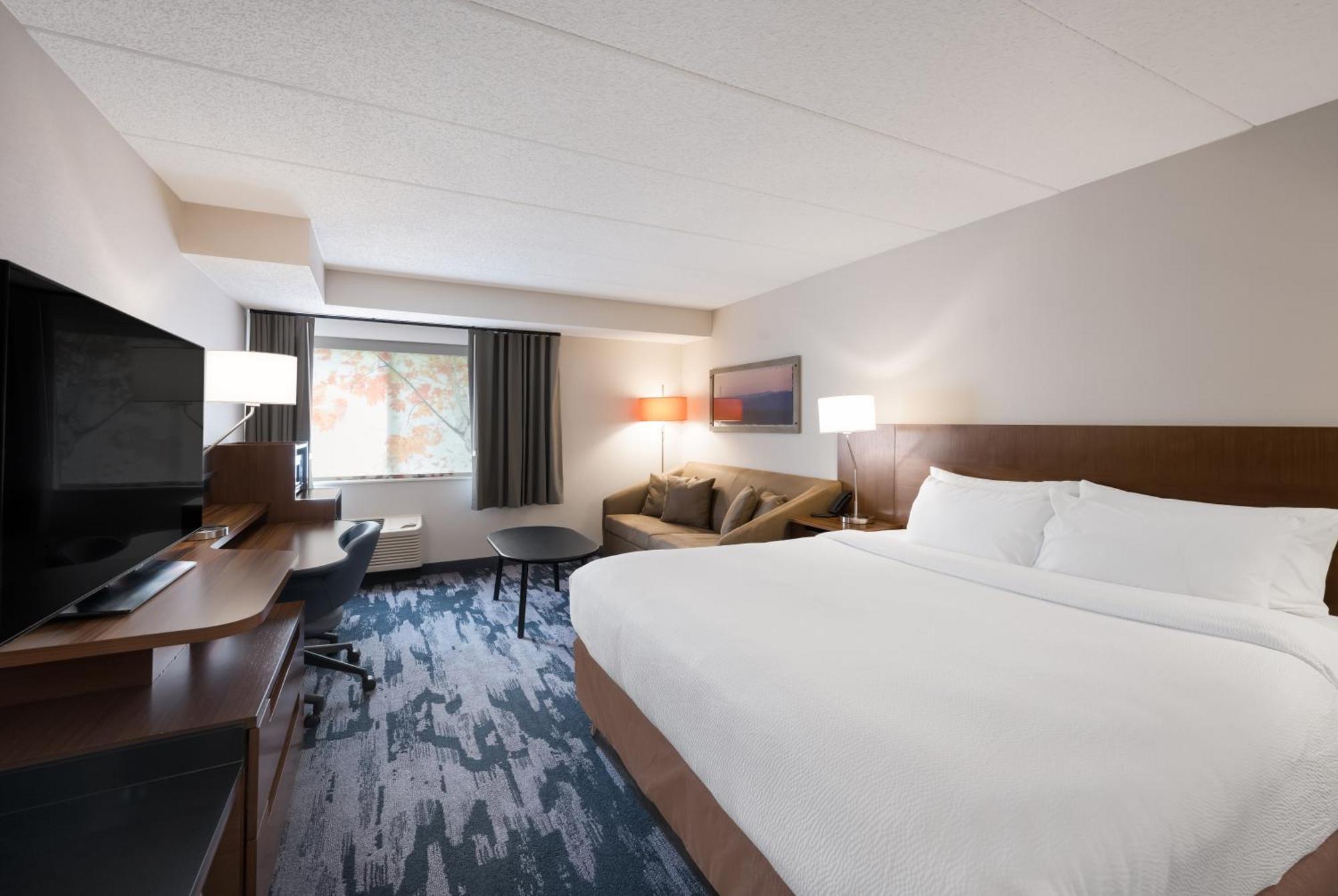Fairfield Inn By Marriott Еймсбъри Екстериор снимка