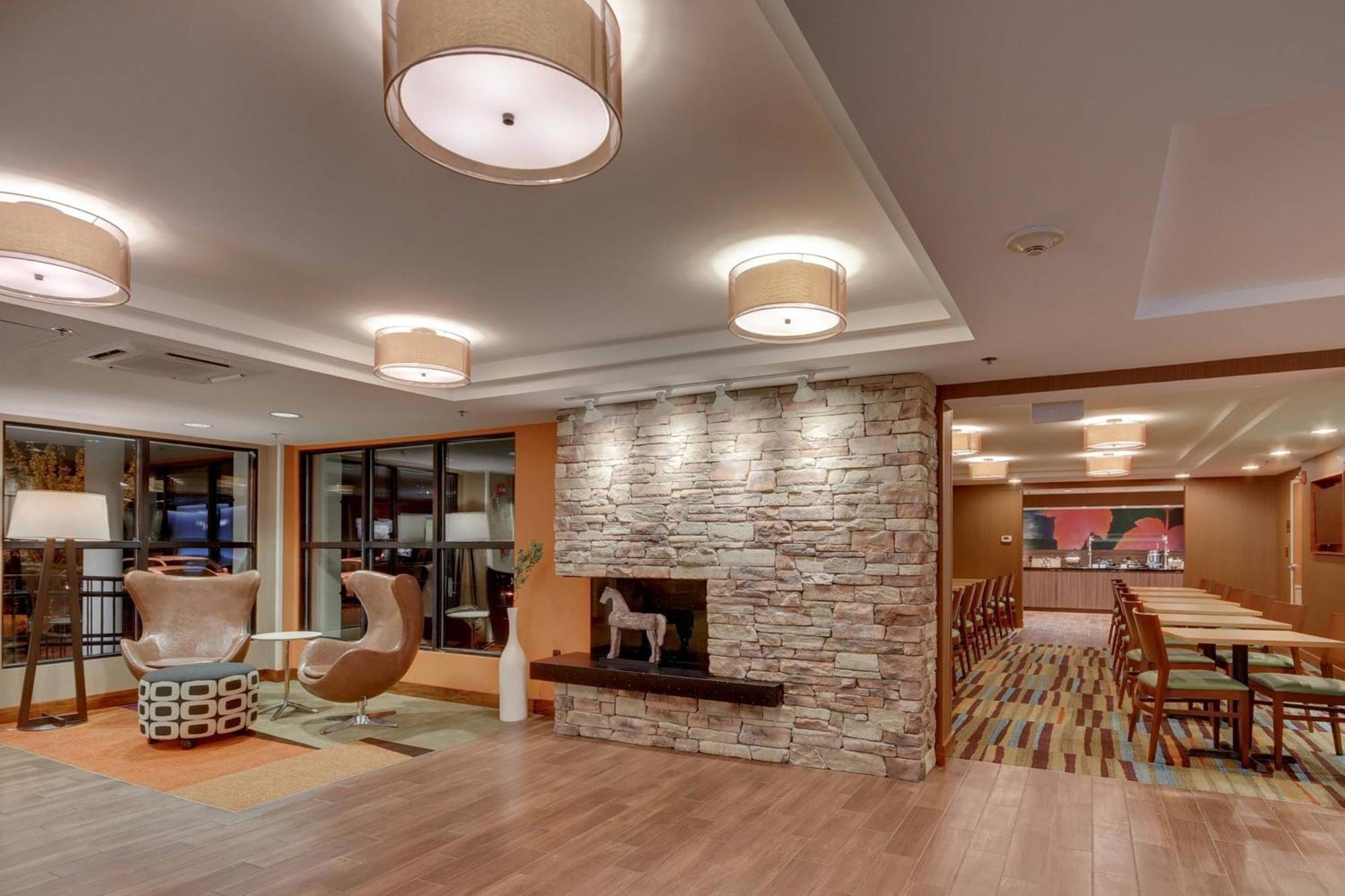 Fairfield Inn By Marriott Еймсбъри Екстериор снимка