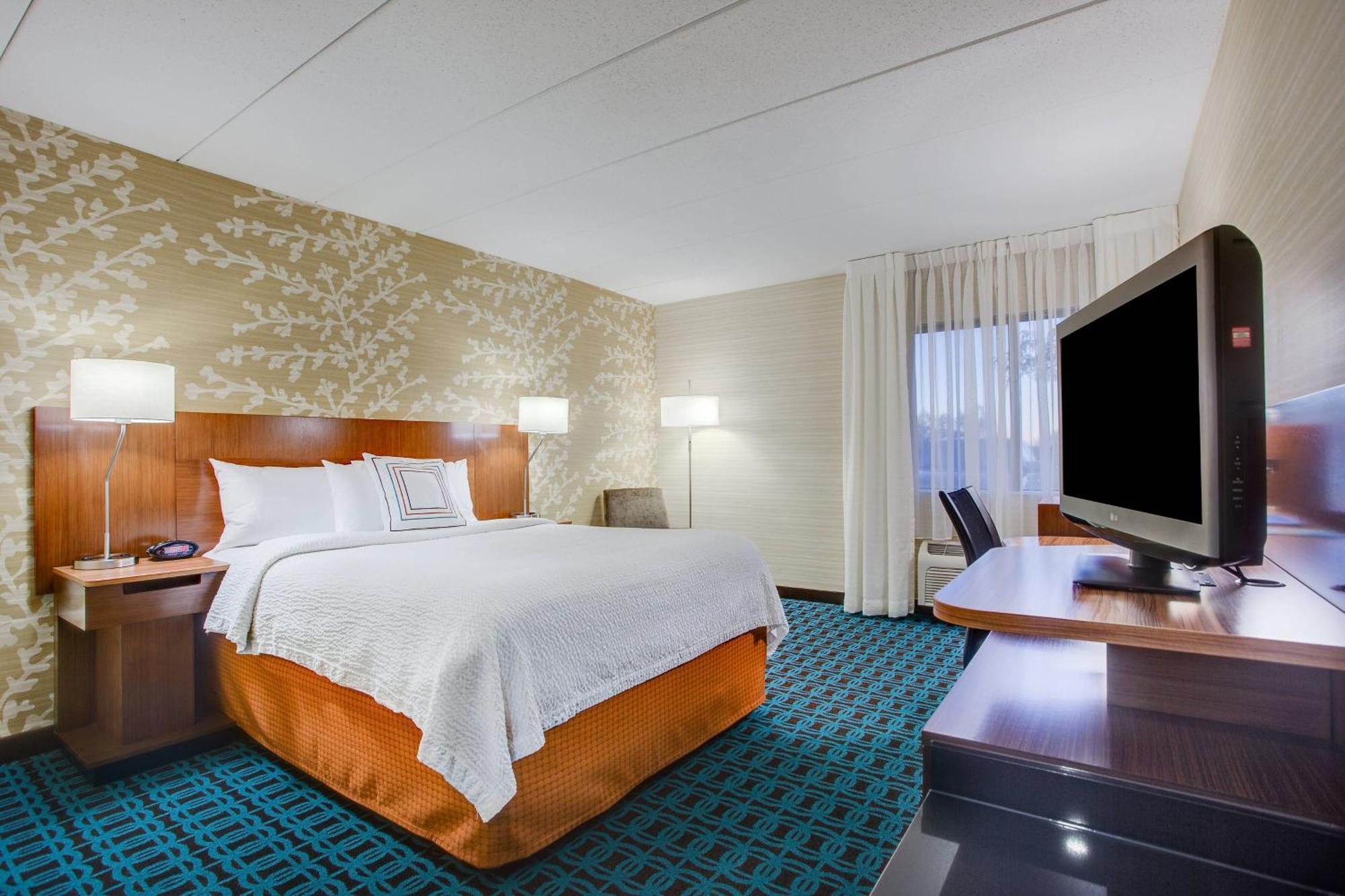 Fairfield Inn By Marriott Еймсбъри Екстериор снимка